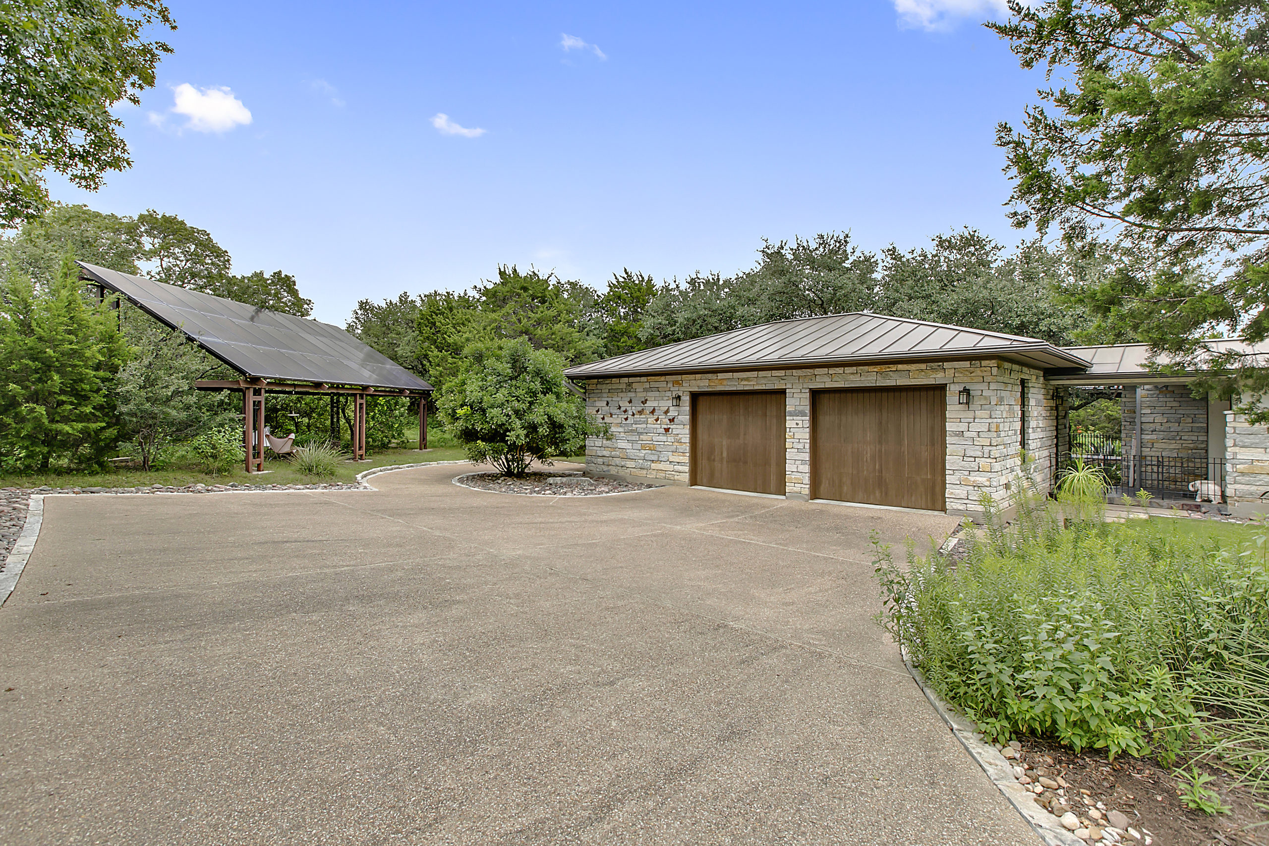 5009-Calabria-Court-Austin-TX-78738-Garage-and-Solar-Panels
